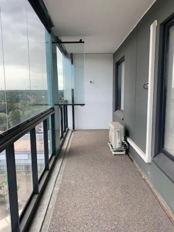 Modern One Bedroom City Apartment Nearby Airport Vanda Eksteriør bilde